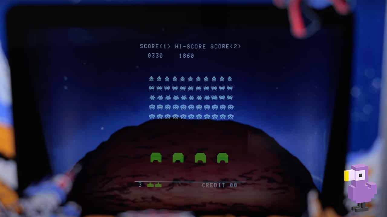 Space Invaders Quarter Arcade Review - Checking out the screen